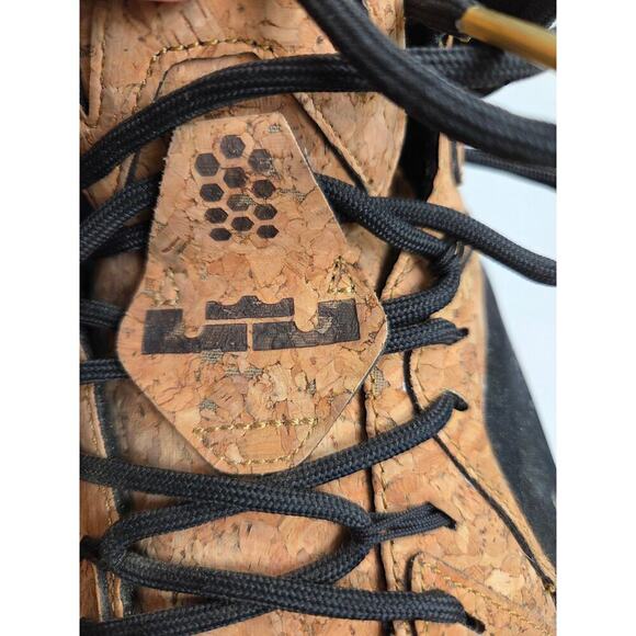 Nike LeBron 12 EXT Kings Cork Sz 9.0 768829-100 Shoes - Picture 9 of 12